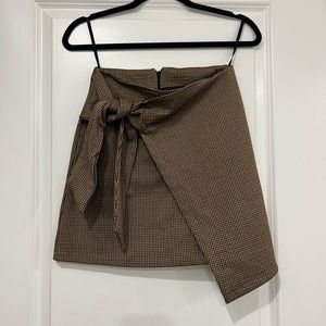 Patterned mini skirt